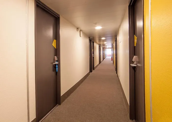 Centre Canal Du Midi מלון 3*